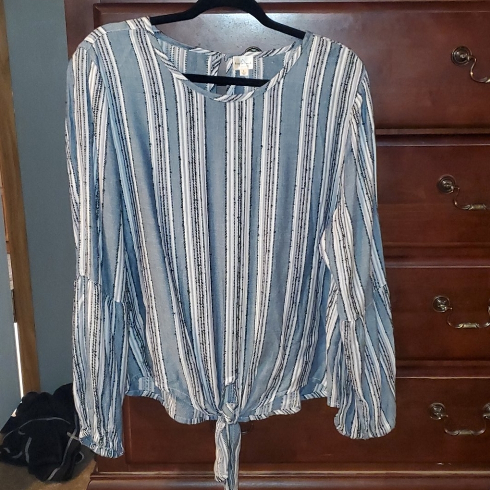 New Flowy tie front shirt
